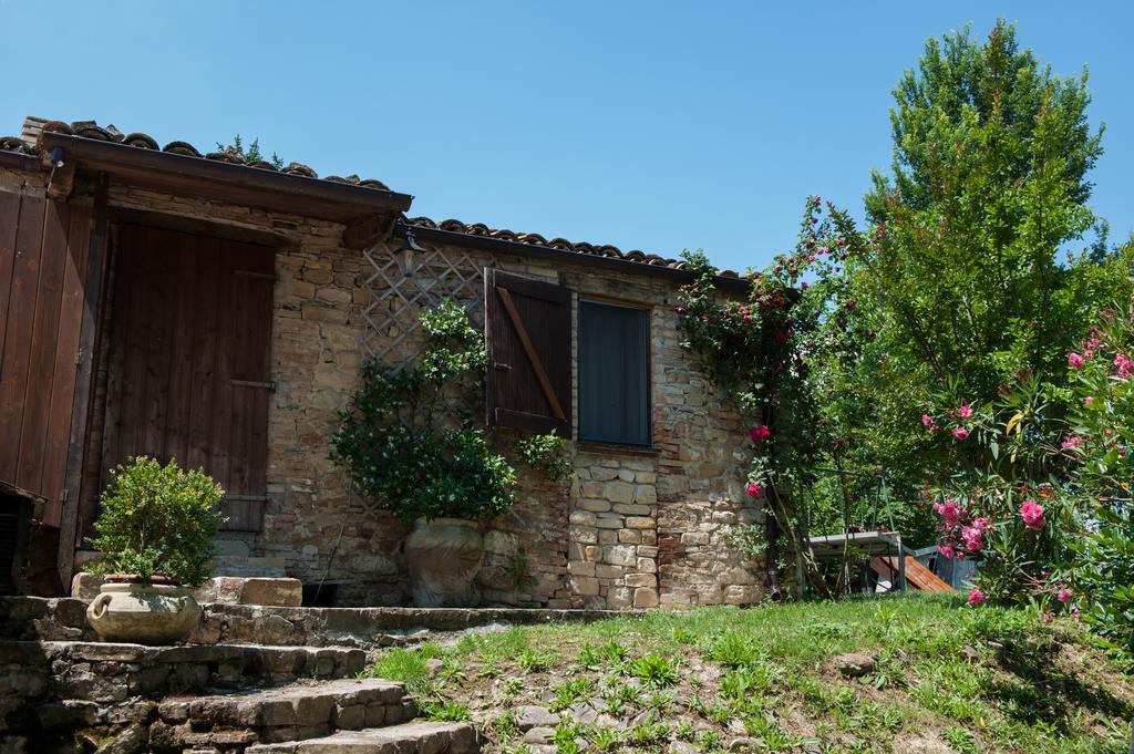 Villa Agriturismo La Solagna Montebello di Bertona Exterior foto
